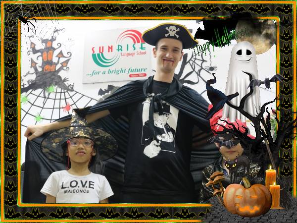 Halloween cùng Sunrise Language School