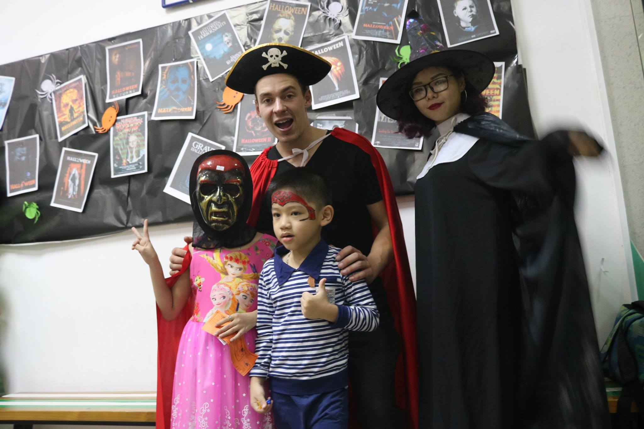 Halloween cùng Sunrise Language School